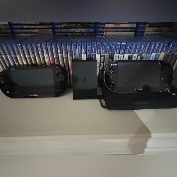 Huge PS Vita Collection - Picture 1 of 11